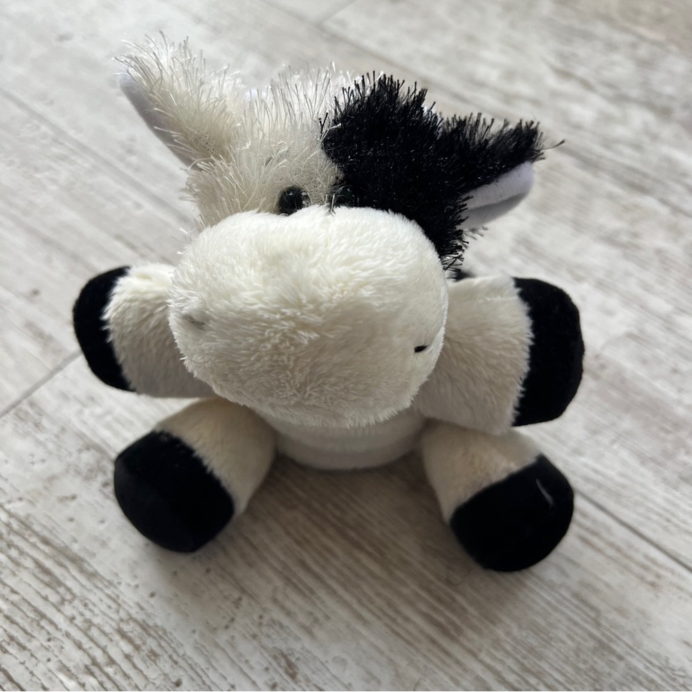 Ganz Webkinz Cow Lil Kinz
Black White Plush Stuffed Toy
HS003 No Code